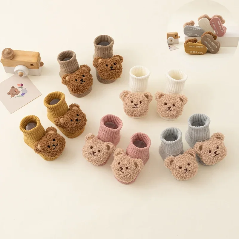 Unisex Baby Socks Non Slip - Warme Babys ocke süße Cartoon-Spielzeuge tragen